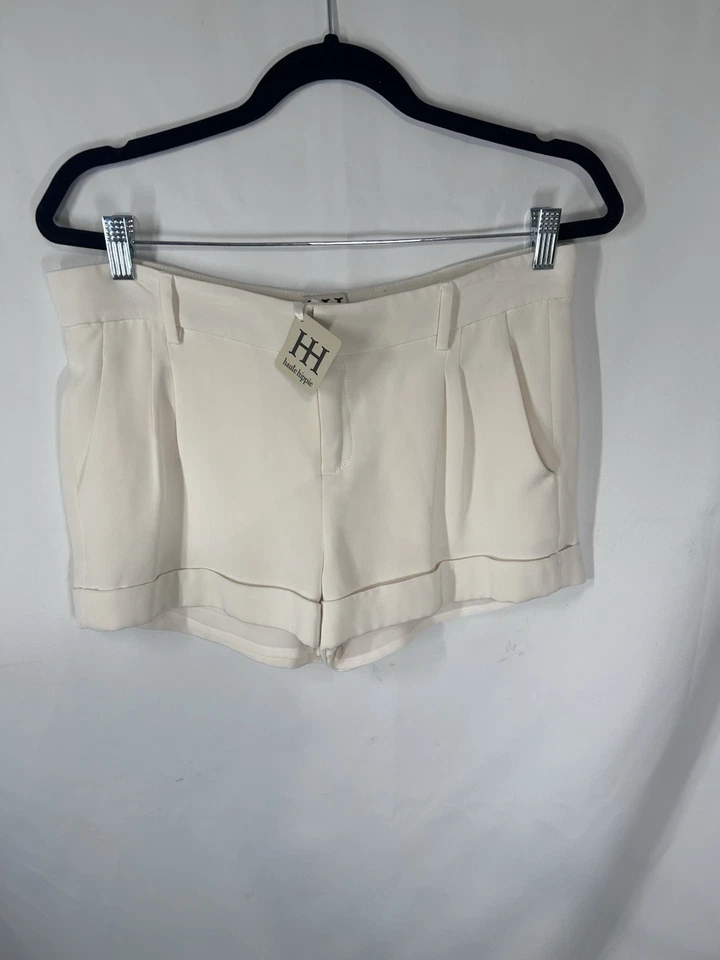 Pantalones cortos Haute Hippie 100 % seda marfil nuevos con etiquetas. Estilo #HHHO12-4058. Venta al por menor $265 talla 6 Foto 2 de 4