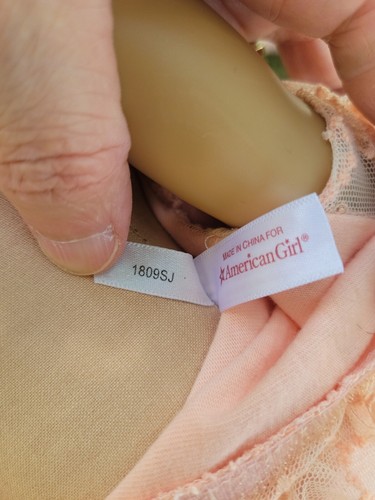 American Girl Puppe braune Augen schwarzes Haar 18 Zoll so schick so hübsch mit Perlenkette - Bild 11 von 12