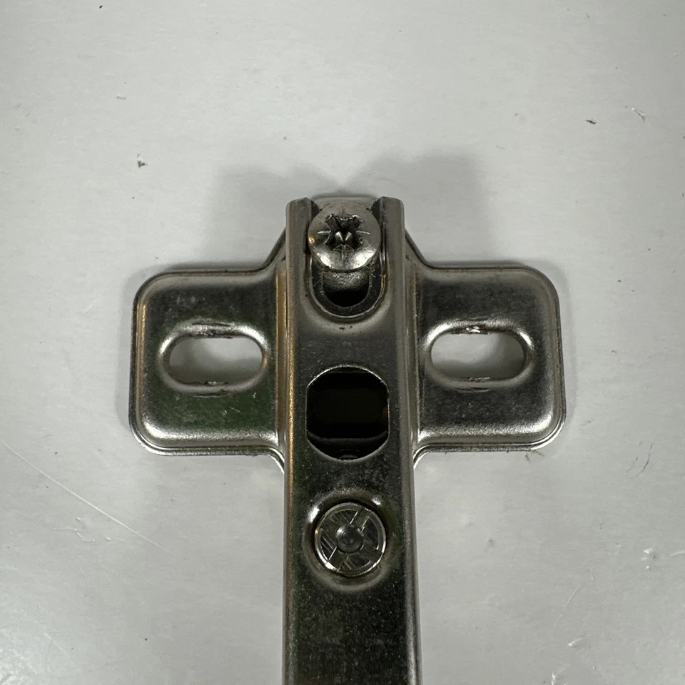 Blum MÓDULO Bisagra Auto Cierre 90.255 con Soporte 193L810-01 Montaje Lote de 2 Foto 3 de 4