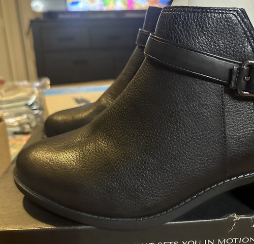 Vionic Women's Farrah Ankle Boots NWT 8 Black Leather - Picture 3 of 8