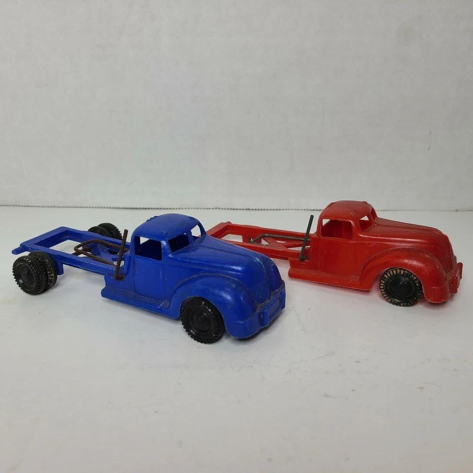 Ideal I-662 Dump Truck cab no dump bodies for repair/ restoration lot of 2  - Image 2 of 4