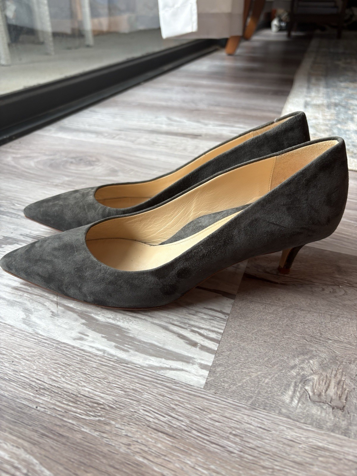 Marion Parke Women’s Gray Suede Pointed Toe Slip-On Pumps Heels 6.5 EU 37