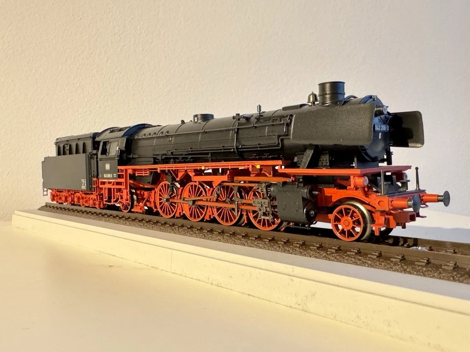 Märklin H0 37931 BR 042 der DB MFX Sound TOP-Zustand - Bild 2 von 4