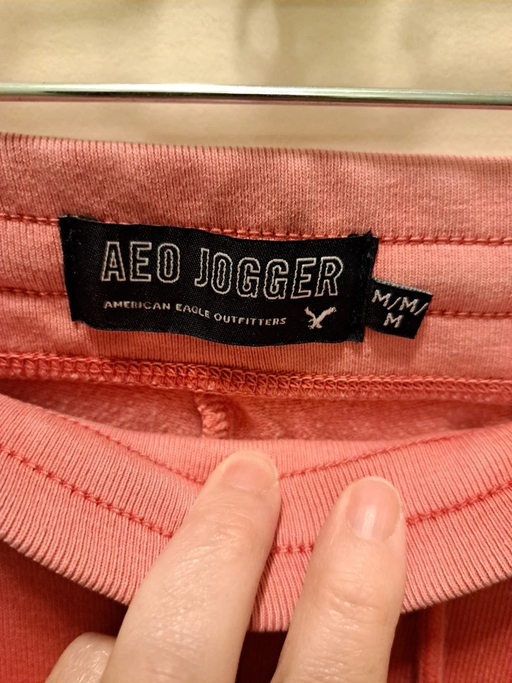 Mujer Lote 2 Ropa de Dormir Pantalones Talla Mediana American Eagle Rojo Camuflaje  Foto 3 de 4