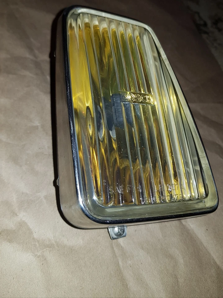 Mercedes W126 BOSCH Yellow fog lamp right 1980-1985 1305352006 Foto 4 de 4