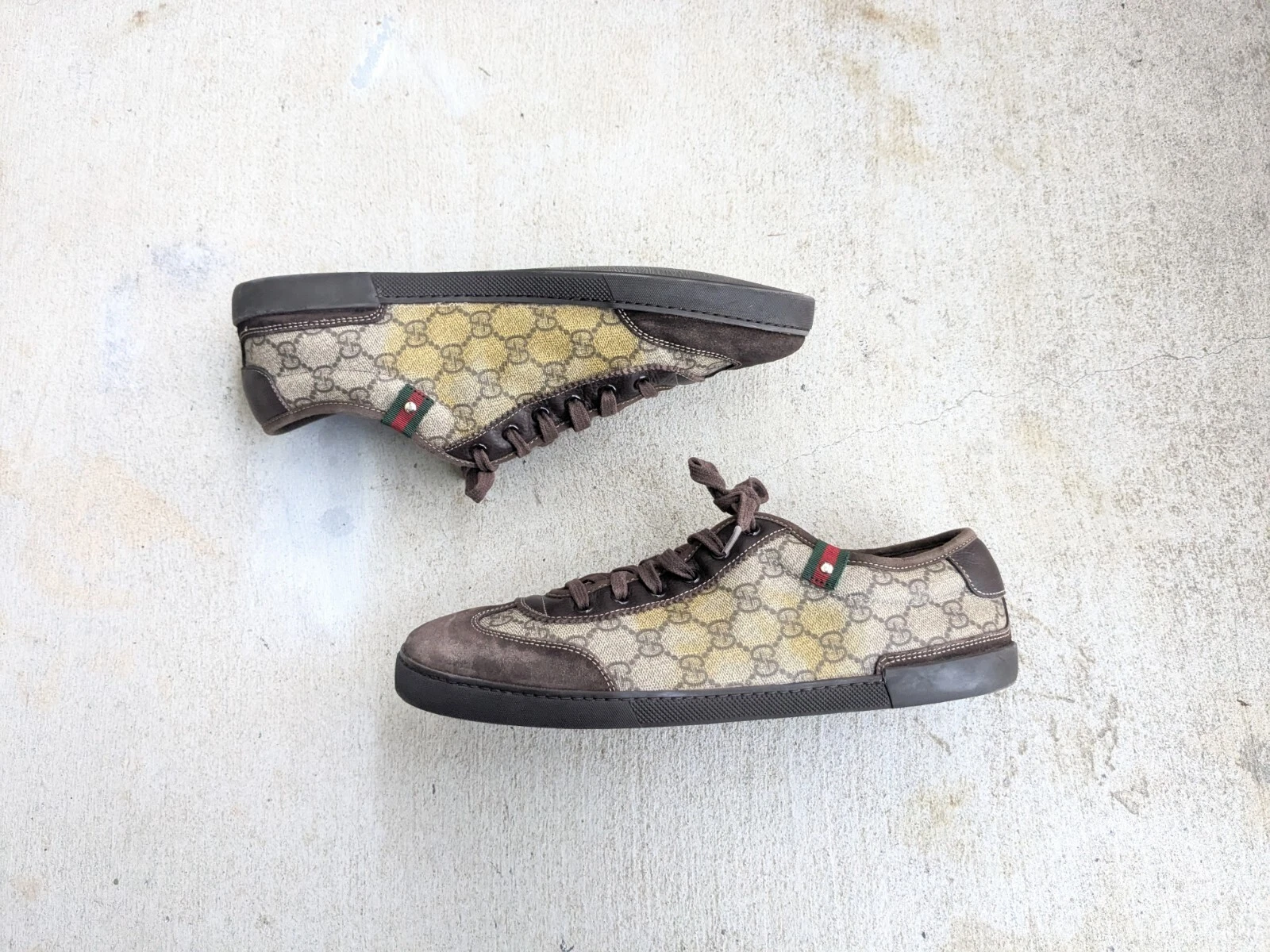 Baskets Gucci marron homme 10 chaussures cuir daim monogramme toile logo hauts bas