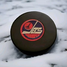 WINNIPEG JETS NHL APPROVED VINTAGE VICEROY MFG. CO LTD OFFICIAL GAME PUCK 🇨🇦