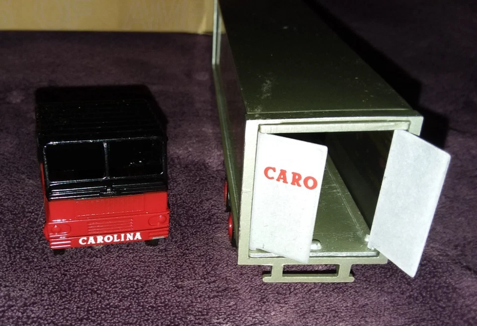 Camión tractor Winross y remolque Carolina Freight 1:64 en caja original Foto 4 de 4