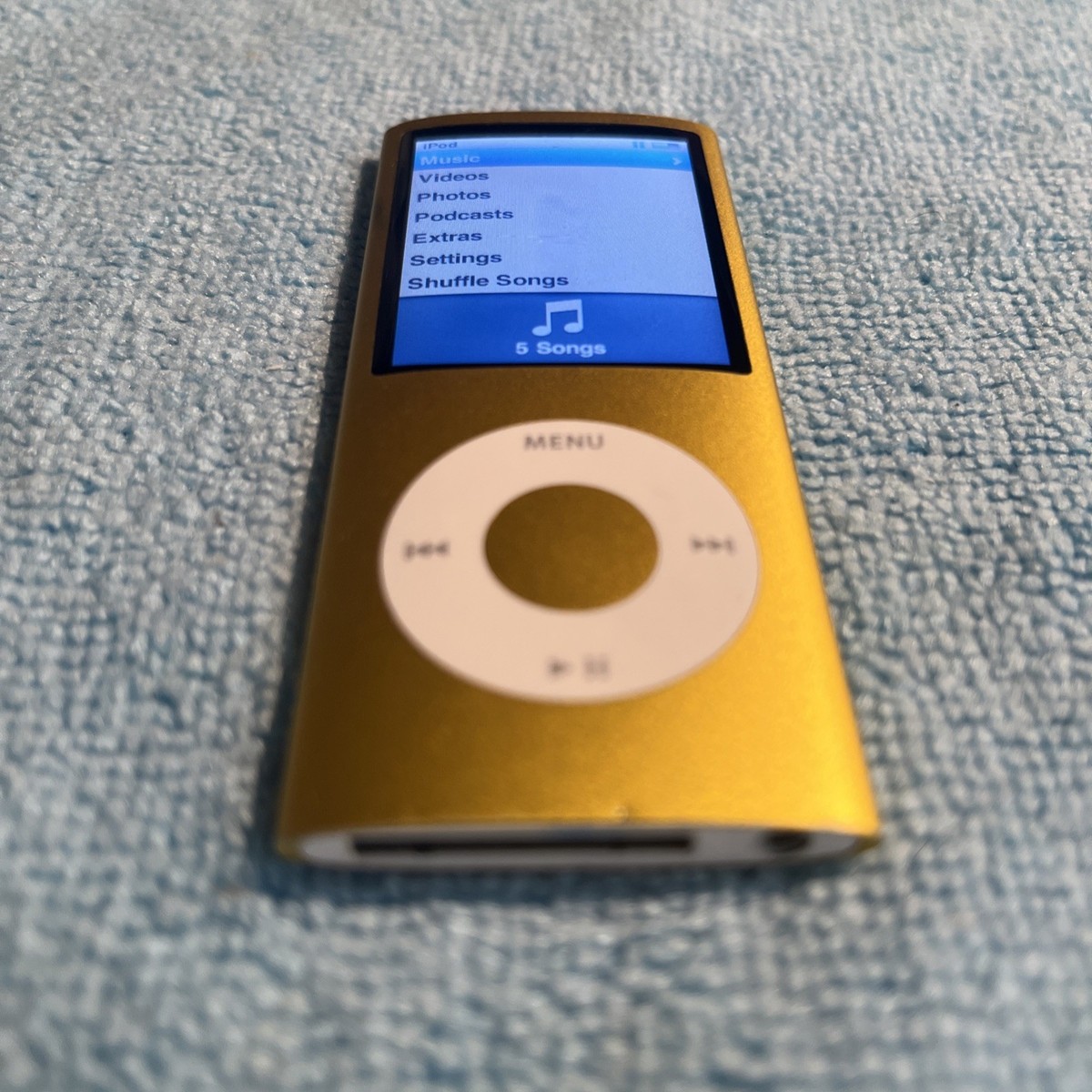 新品未使用　iPod　nano　16GB　Gold　ゴールド Refurbished Apple iPod Nano 7th Generation 16GB Gold MKMX2LL