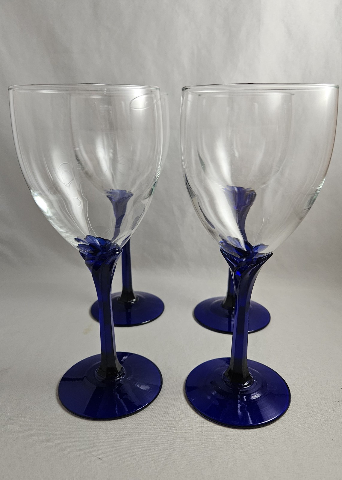 Set Of 4 Libbey Domaine Cobalt Blue Flower Stem Water, Wine Glasses - 6-8oz
