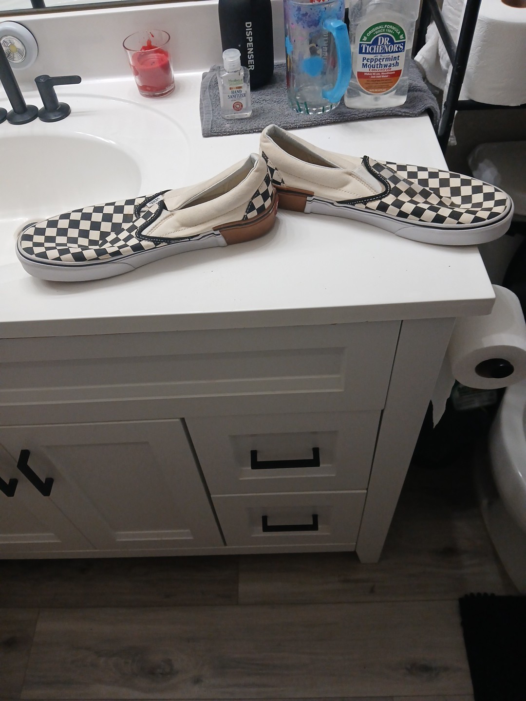 vans oldschool slipons no shoe strings. - image 2