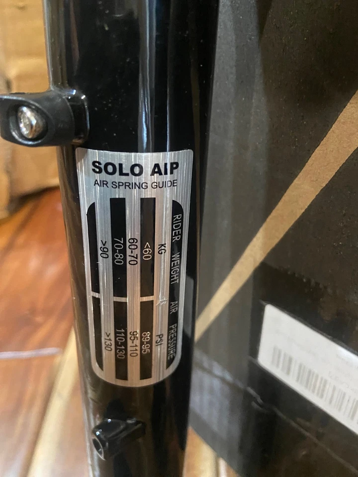 BOLANY 24inch Bike Suspension Air Fork 28.6mm(1-1/8inch)*220mm Thread-Less Strai - Image 2 of 4