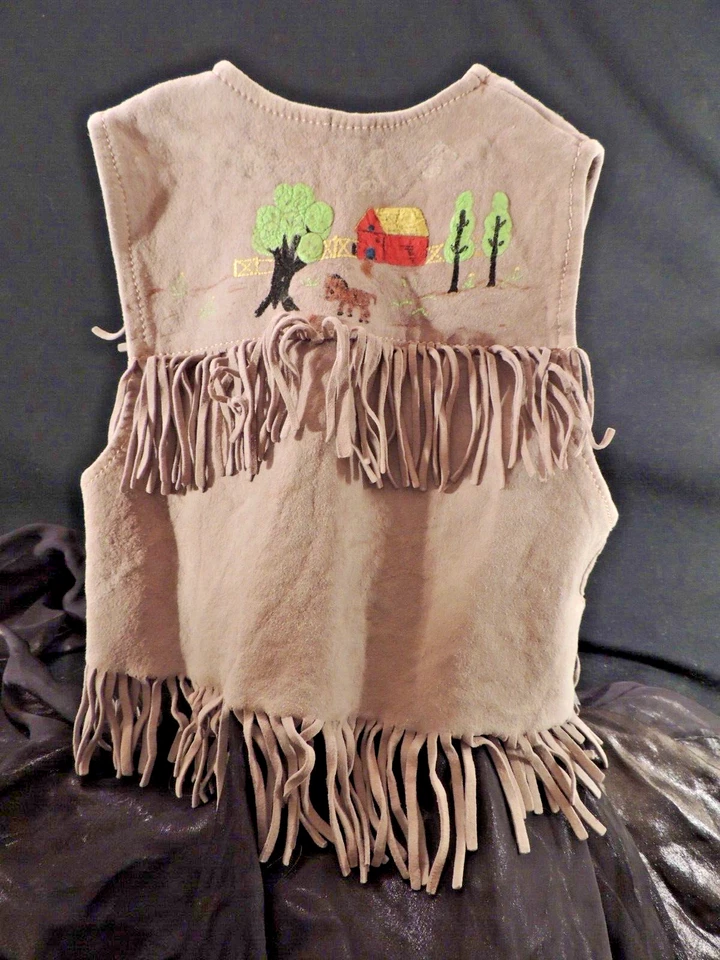 Антикварный/винтажный детский жилет с бахромой ручной росписи около 1930-х годов в стиле вестерн - Изображение 2 из 4