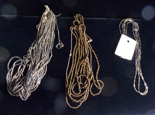 SIZE 11/0   CRAFT SEED BEADS   79 g   ( 2.7 OZ)    LOT  CX11    bz8cr J88CR