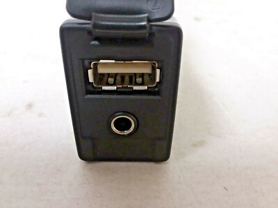 New genuine OEM Toyota AUX / USB Adapter 2011-14 RAV4 86190-0C020