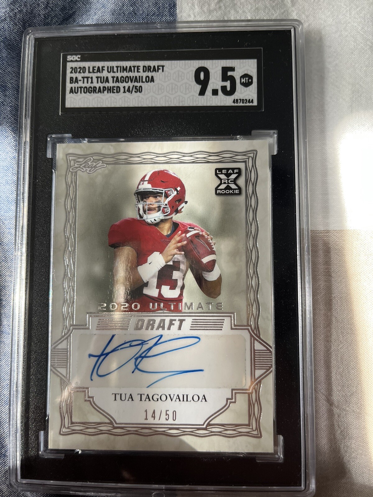 Tua Tagovailoa Leaf Ultimate Draft Autographs Xrc #BATT1 Base
