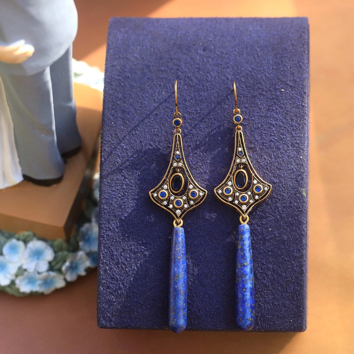 Boucles d'oreilles rondes en turquoise, saphir et diamant, 18 carats En vente su