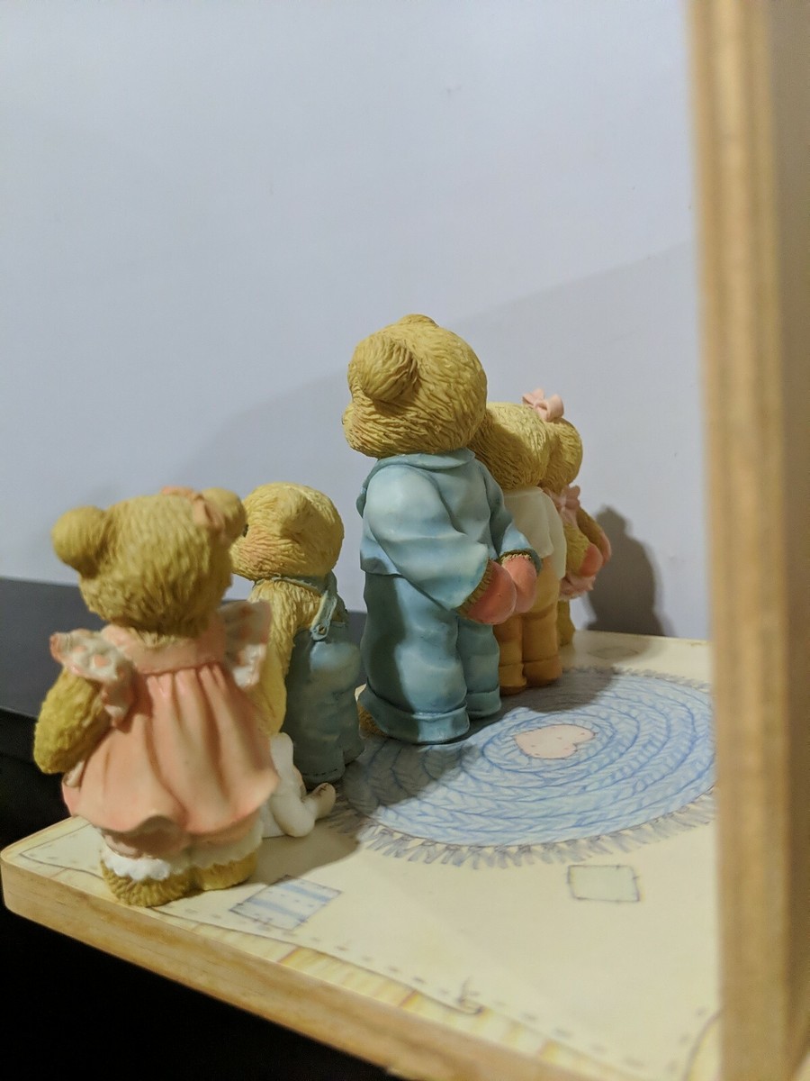 チェリッシュド テディーズ　
クマのフィギュア Cherished Teddies 