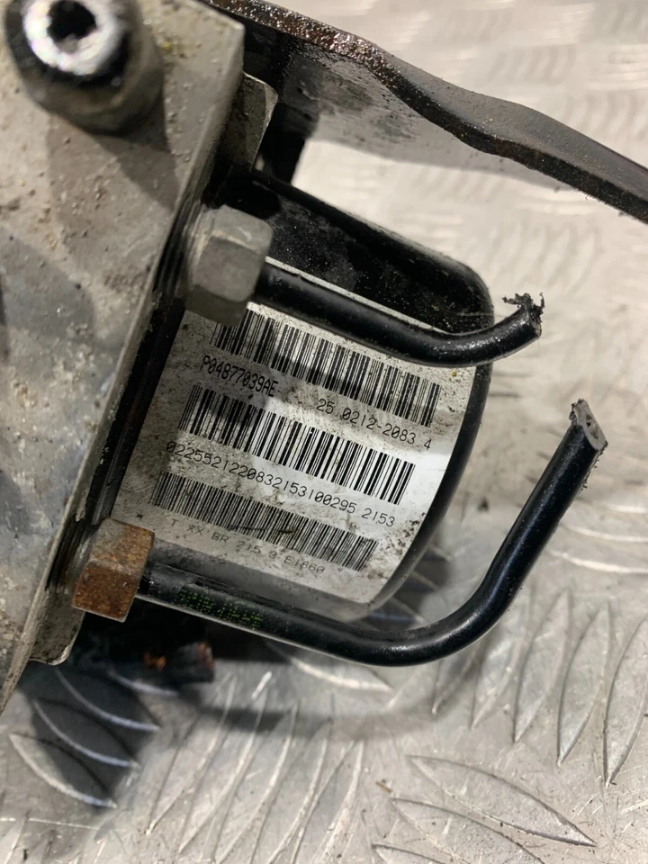 Jeep Grand Cherokee 2011 módulo de control de bomba ABS P04877039AE #2 Foto 2 de 4