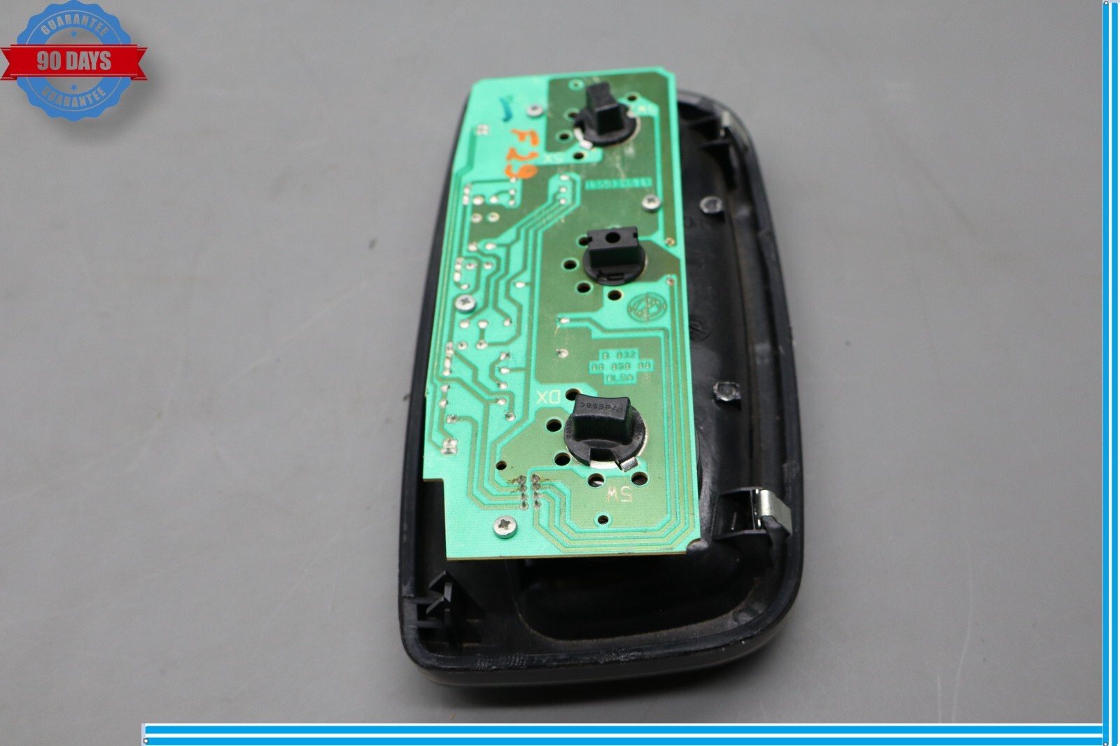 Maserati Quattroporte 2003-2019 Dome light P/N 990096