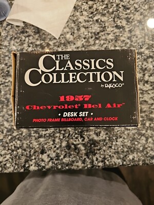 Vintage New Classics Collection 1957 Chevrolet Bel Air Desk Set Car & Clock