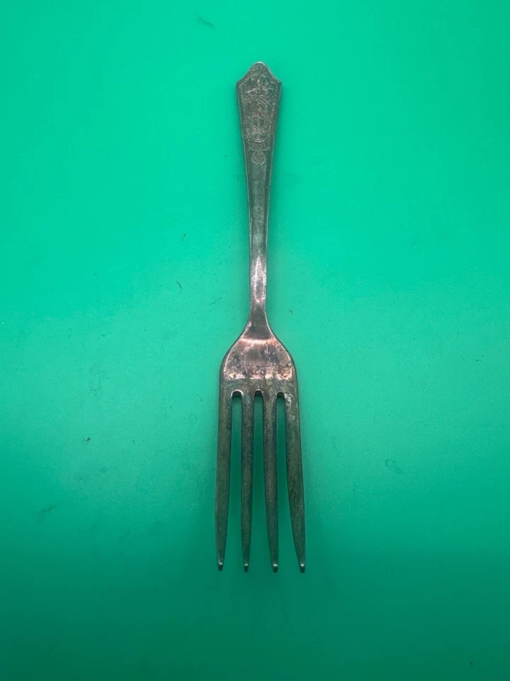 Horquilla vintage Newbridge EPNS plateada con diseño celta ornamentado - Hecha en Ir Foto 3 de 4