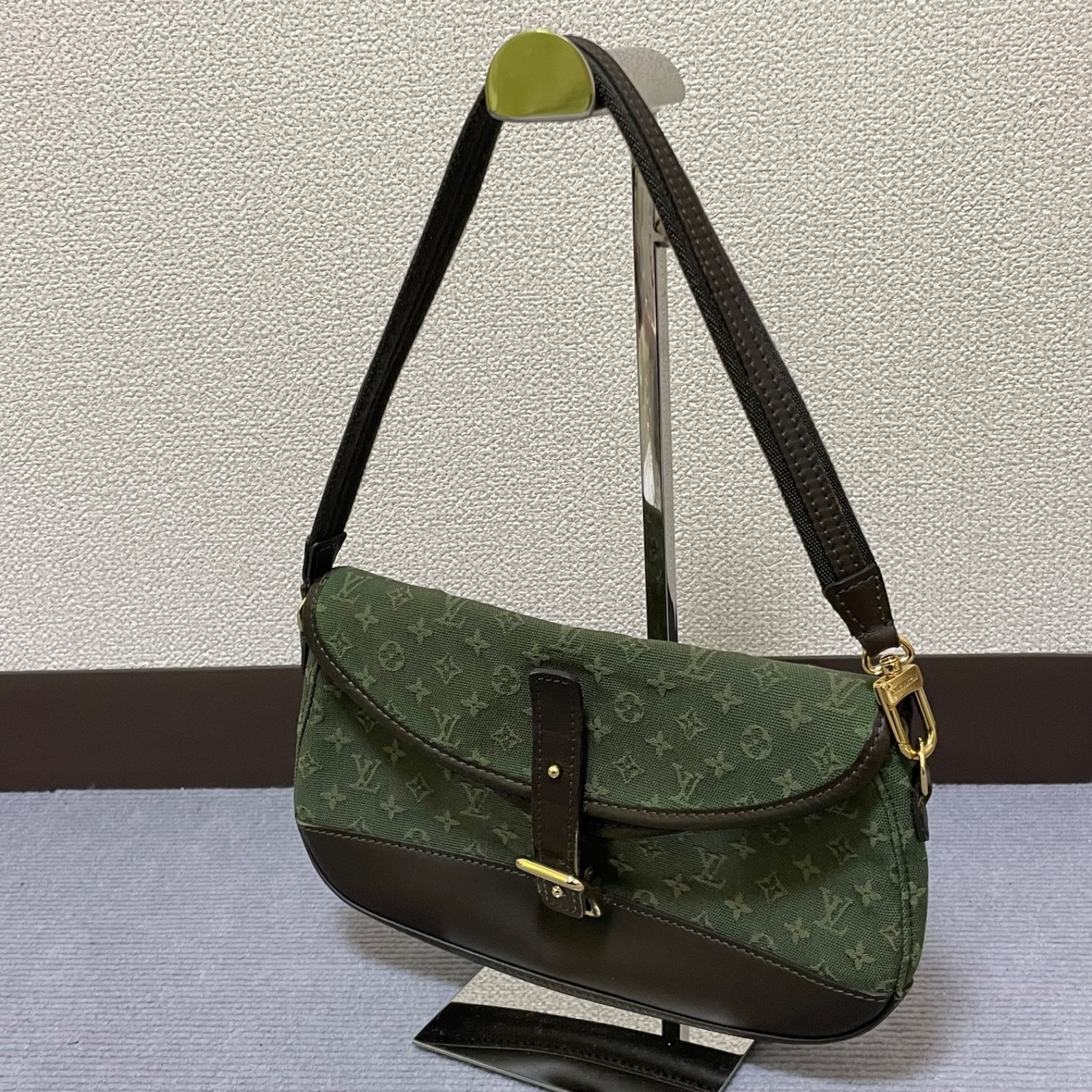 Louis Vuitton Monograma Mini Marjoly Bolso de Hombro Caqui M92693