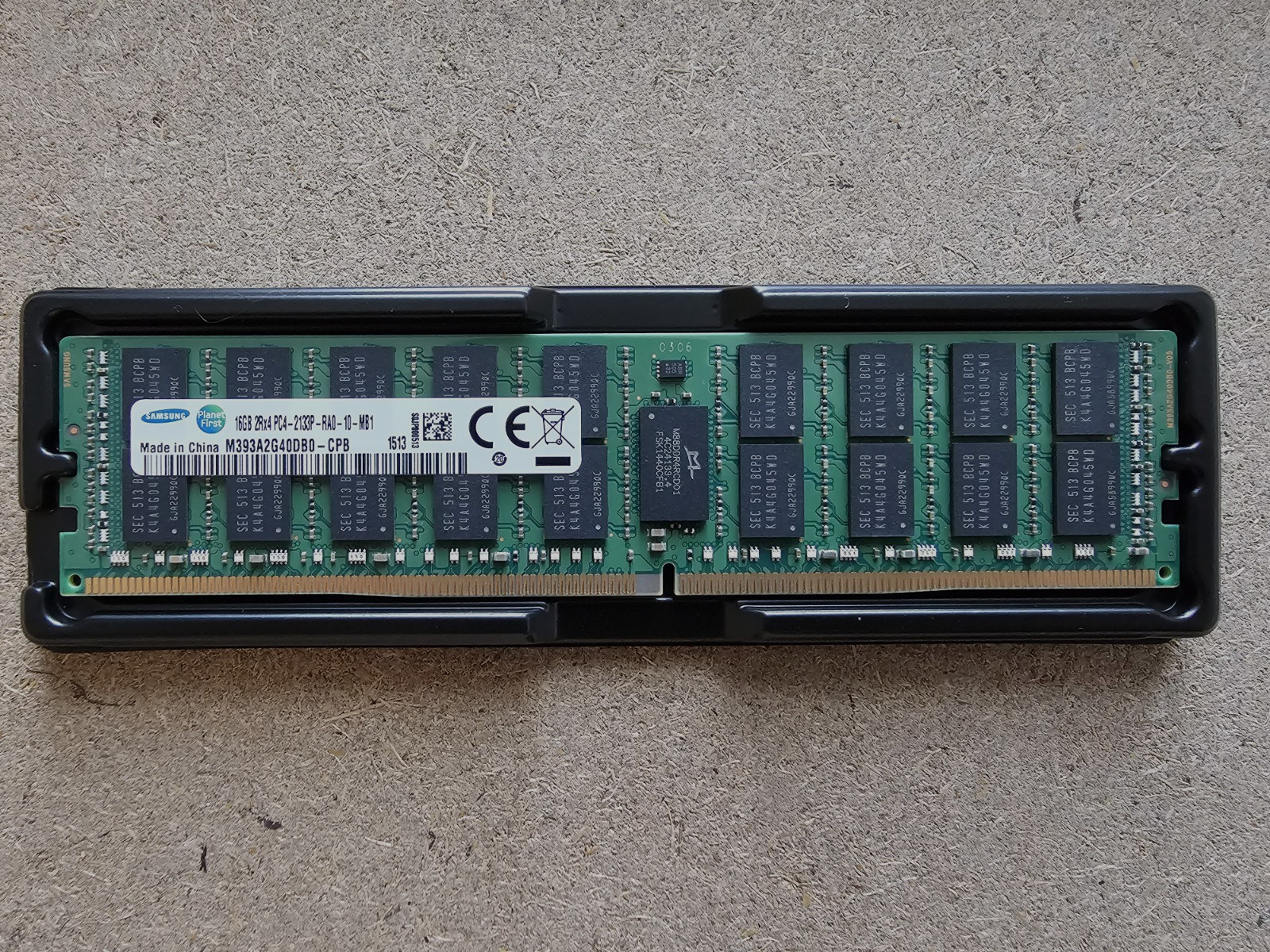 Samsung 16GB 2Rx4 PC4 2133P-RA0-10-MB1  P/N:M393A2G40DB0-CPB