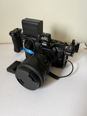 Blackmagic BMPCC 4K - Sigma 24-70mm 2.8 EF - Viltrox Mount Adaptor EF-M2 0.71x