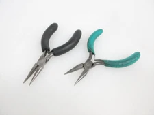 PAIR ONE BLACK ONE GREEN EXCELTA 11DI SERRATED JAWS CHAIN NOSE PLIER PLIERS - I