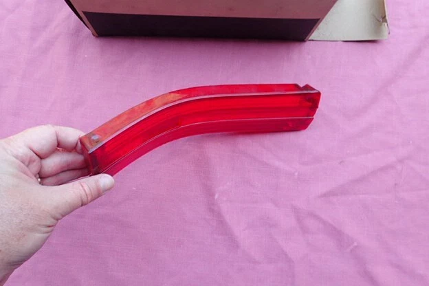 Buick 1965 lente de luz trasera especial, derecha, ¡nuevo! lámpara 5956618 Foto 3 de 4