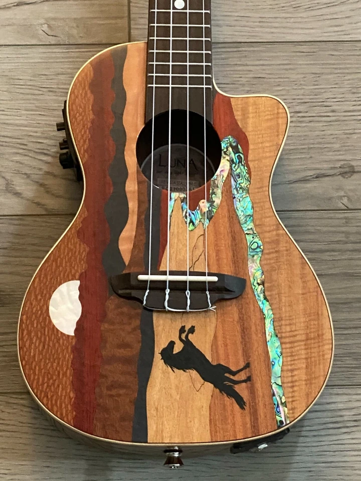 Luna Guitars Vista Stallion Concert A/E Ukulele w/ Gigbag, New! - Image 3 of 4