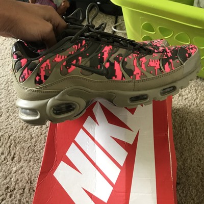 air max plus digi camo olive