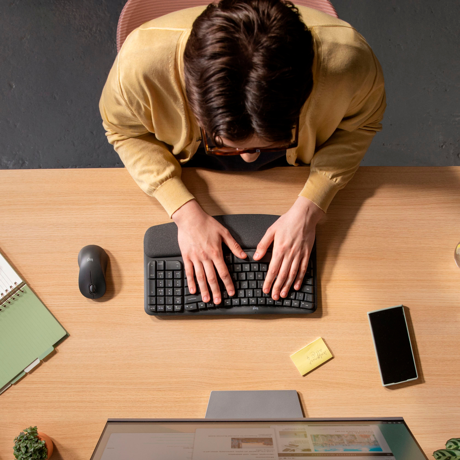 Logitech Wave Keys MK670 Combo Ergonomic Wireless Keyboard and Mouse