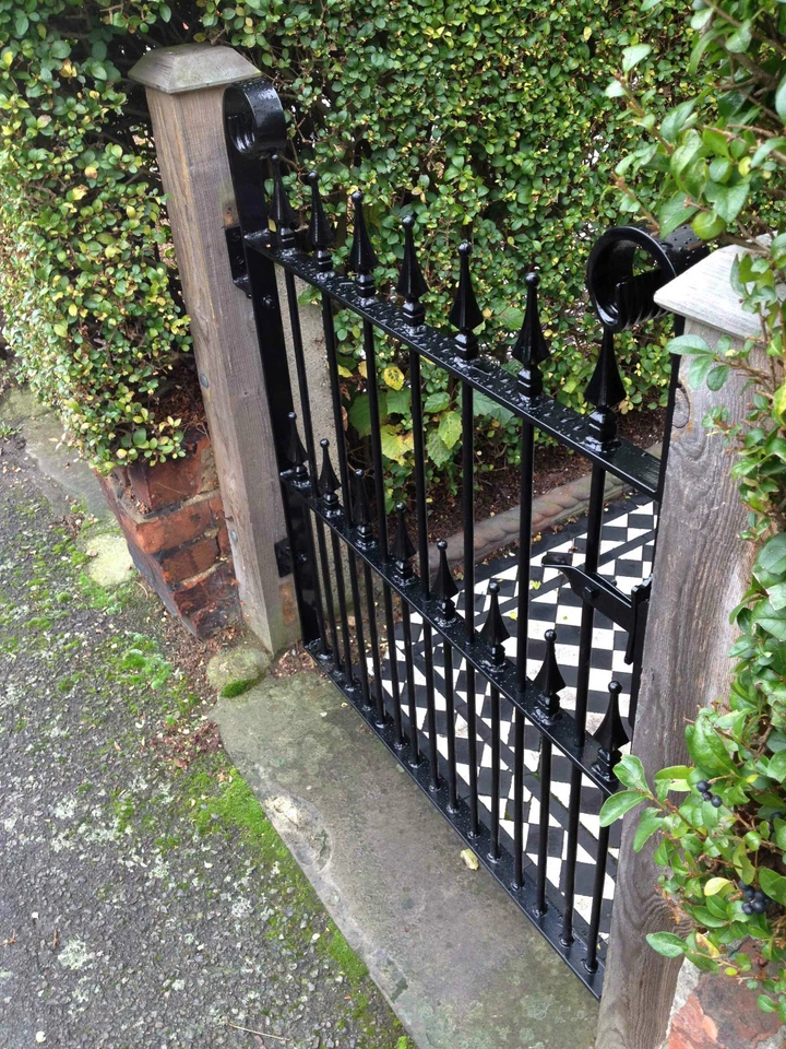 Wrought Iron Single Gate, fabricated gate, ornate gate, garden gate top quality - Image 3 of 4