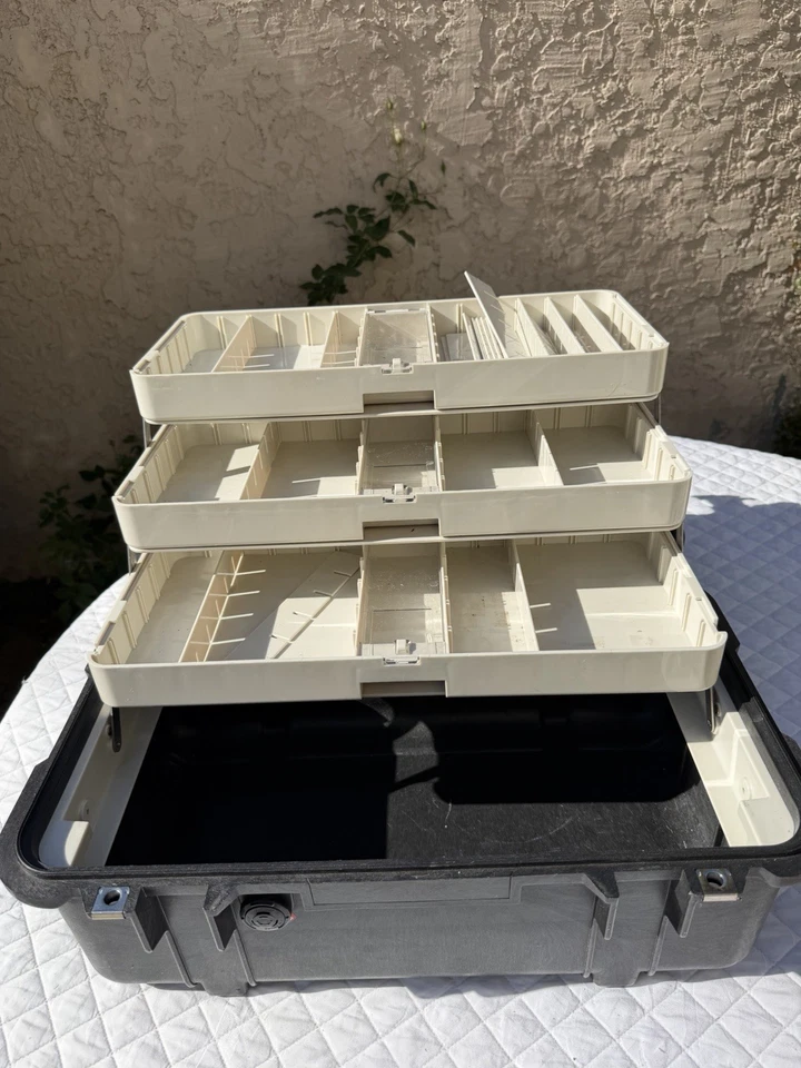 Estuche de viaje compacto duro Pelican 1460EMS con juego divisor organizador EMS negro 1460 Foto 2 de 4