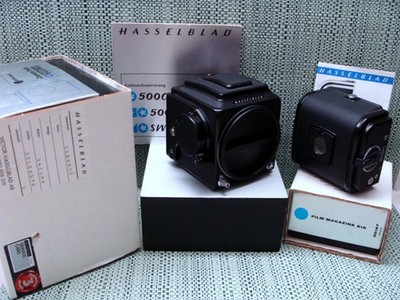 Hasselblad - 500CM Black Body A12 Magazin ''unused Fullset/Serviced'' - OVP!