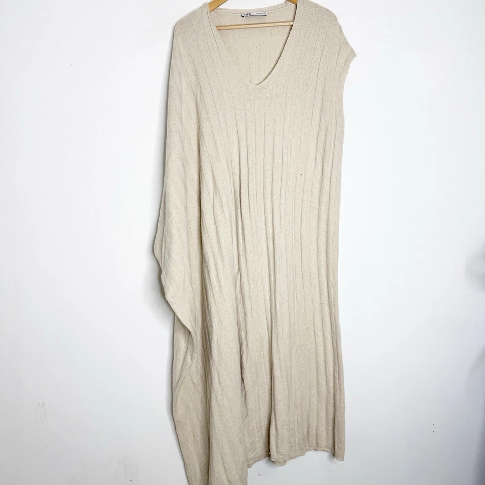 Maxi Vestido ZARA Crema Tejido Asimétrico Capa Caftán Lana Cachemira Mediano Foto 2 de 4