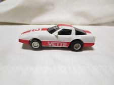 VINTAGE TYCO HO SLOT CAR CORVETTE WHITE 3 RED STRIPES RUNS
