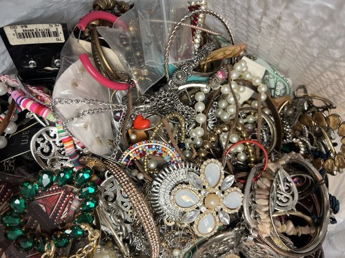 11 Lbs HUGE Jewelry Lot Pieces Parts Craft Repair Some Wear Mix Junk J3 - Picture 5 of 8