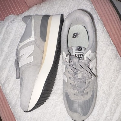 New Balance 574 Gray Low Top Lace-Up Athletic Sneakers Solid Logo Theme