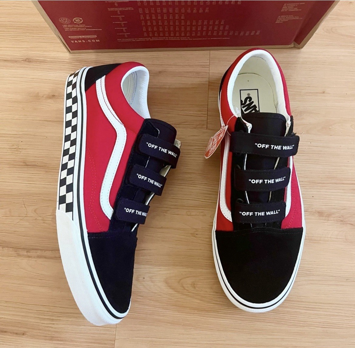 Vans Old Skool V Logo Pop Mens 8.5US Mens 10.0 US