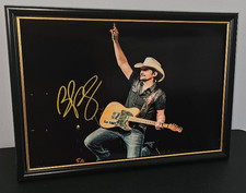 BRAD PAISLEY  - HAND SIGNED PHOTO - WITH COA - 8x10 FRAMED AUTOGRAPHED