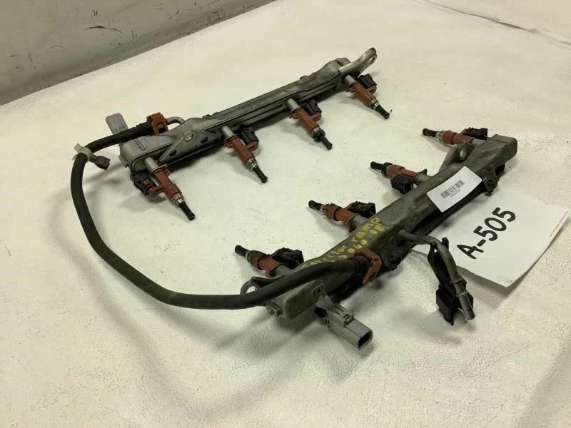 Rampa de inyector de combustible Lexus LS460 2007 OEM+ Foto 2 de 4