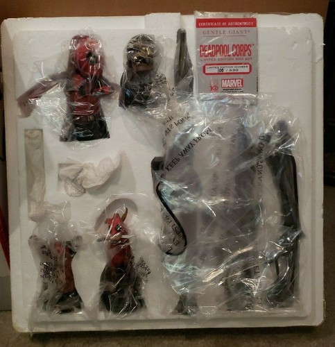 DEADPOOL CORPS Mini Bust Set GENTLE GIANT L/E 100/630 MIB Head Kid Dog Squirrel - Picture 3 of 11