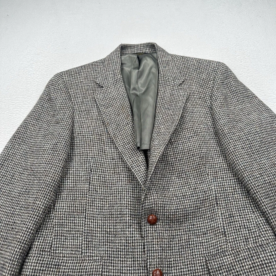 VTG Lord Taylor Harris Tweed Scottish Wool Blazer Coat Size 40 Gray Herringbone - Image 4 of 4