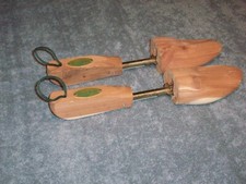 Spring Loaded Wooden Shoe Keeper Stretcher   Woodlore Brand