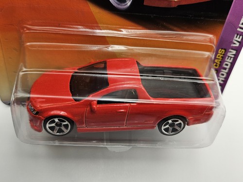 2011 MATCHBOX IN 1/64 SCALE RED '08 HOLDEN VE UTE SSV SPORTS CARS SERIES #2 - Picture 5 of 8
