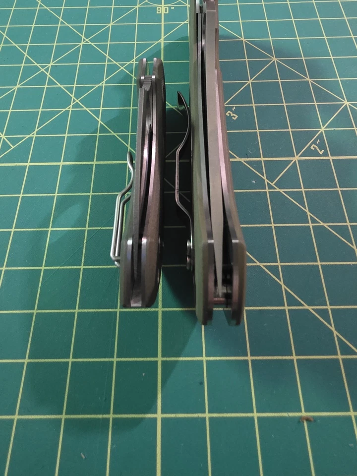 Spyderco Lum Tanto Green G-10 M390 Spyderco Dragonfly OD G10 Vg-10 Combo Set - Image 4 of 4