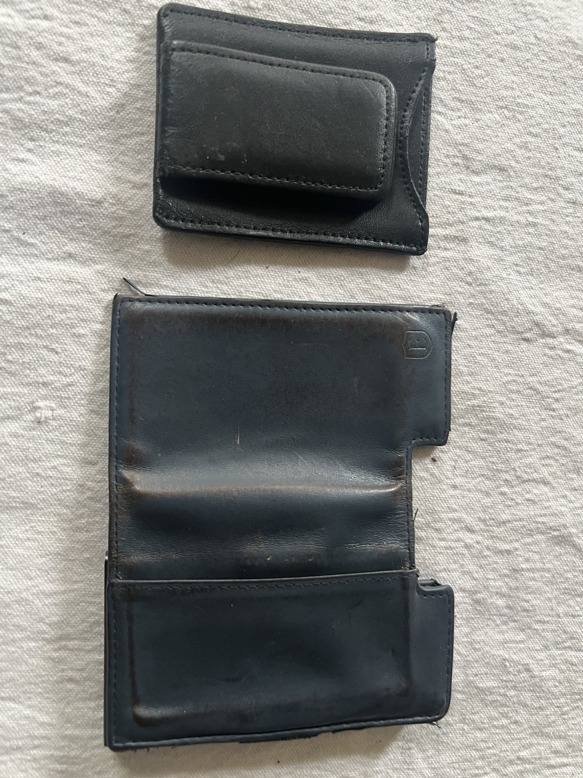Lot of 2 Leather Minimalist Card Wallets – Ekster Parliament & Slim Clip Style